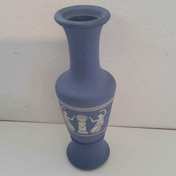 Grecian Design Mini Urn Bud Vase Wedgewood looklike - Picture 2 of 3